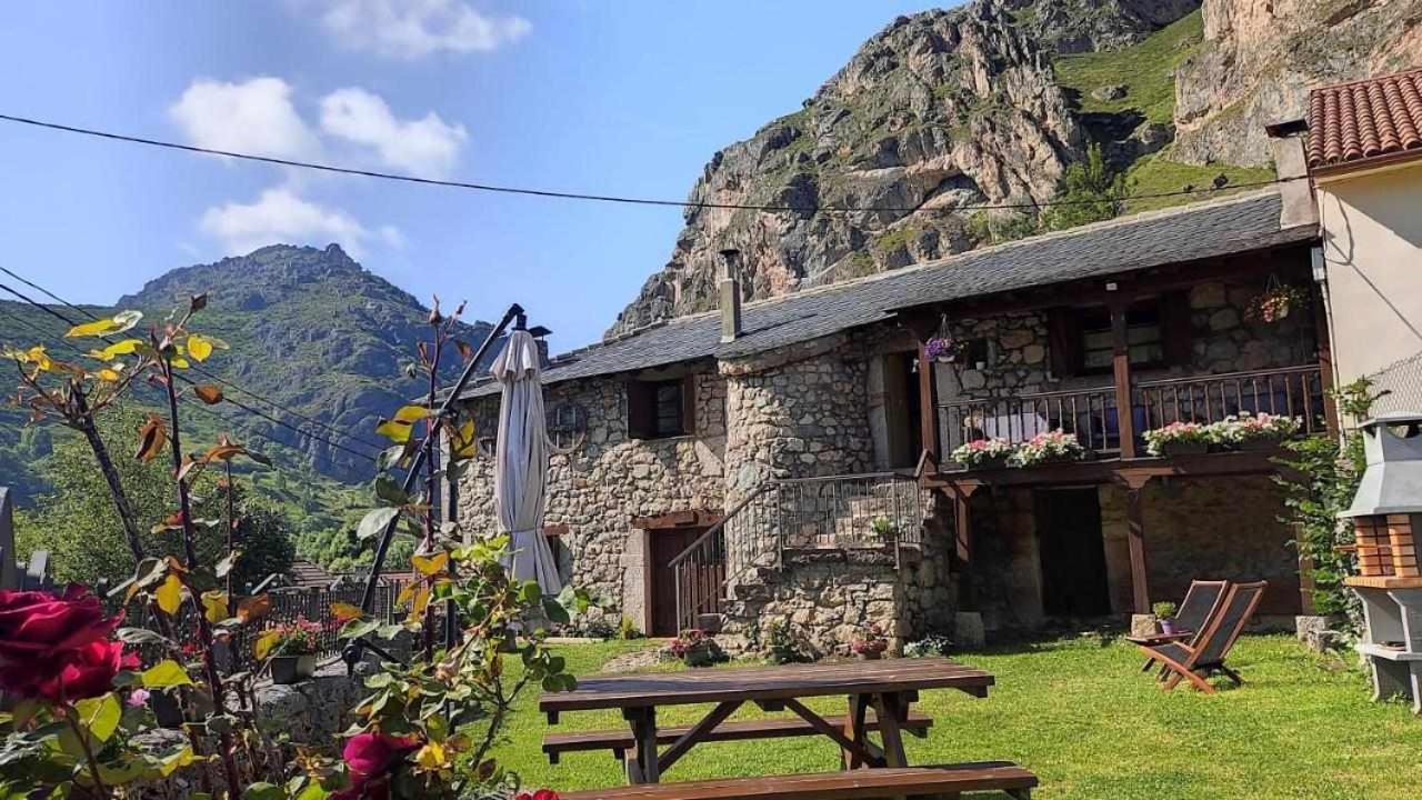 Apartamentos Rurales La Laguna Somiedo Valle de Lago Buitenkant foto