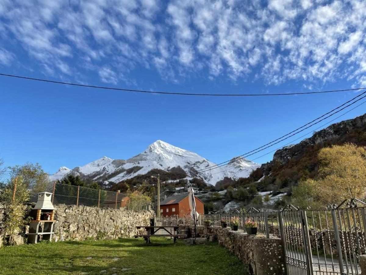 Apartamentos Rurales La Laguna Somiedo Valle de Lago Buitenkant foto